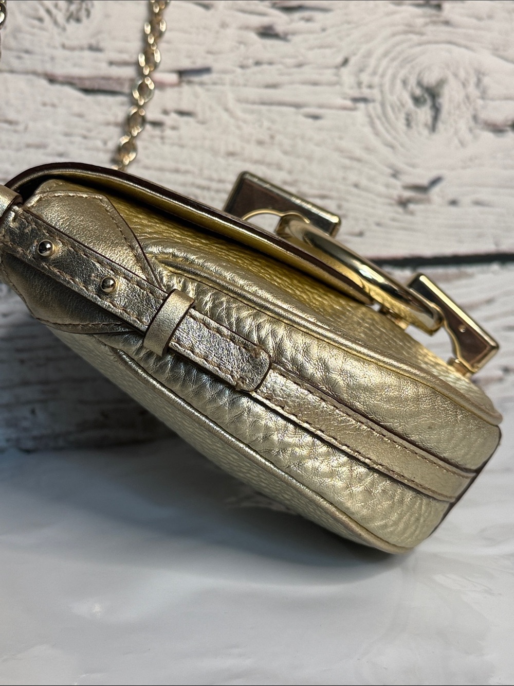 Diane Von Furstenberg Metallic Gold pebble Leather Crossbody Bag w Chain Strap - Picture 4 of 10